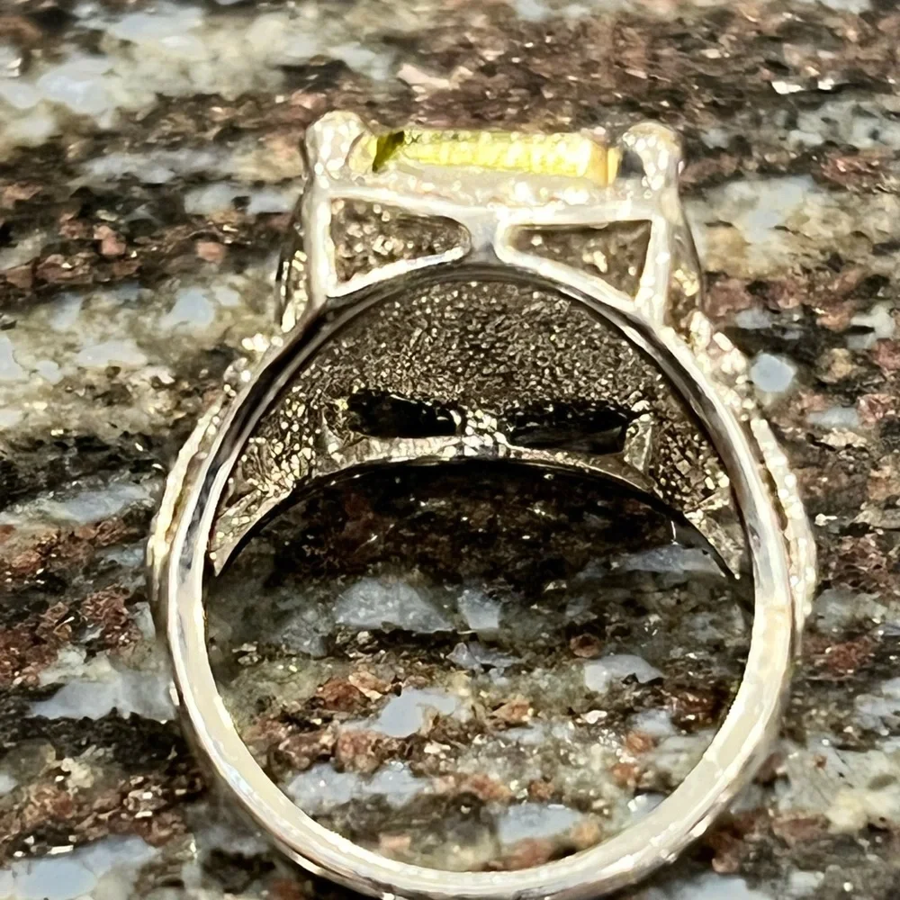 Cocktail Ring Sz 6.5, Olivine color